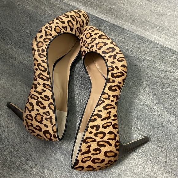 Banana Republic Animal Print Calf Hair Heel Pump - Picture 3 of 7